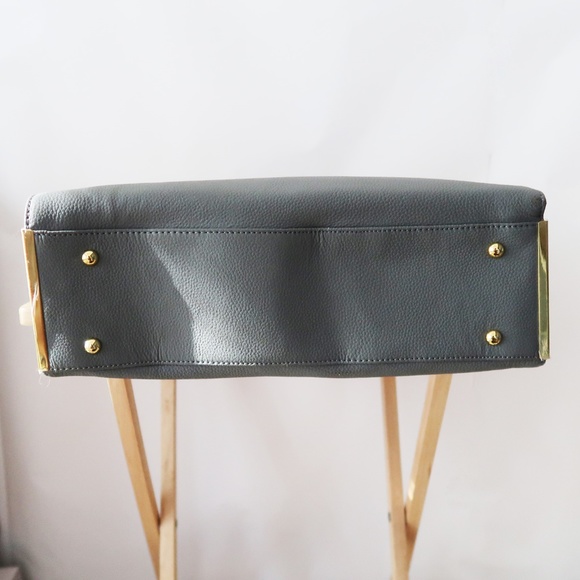 SOLD | JOY & IMAN Leather Hollywood Handbag - Picture 8 of 8